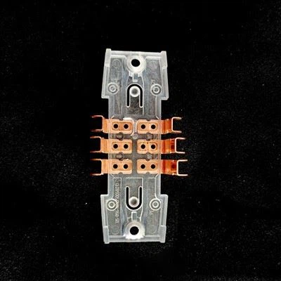 ধাতু সন্নিবেশ সঙ্গে প্লাস্টিক ইনজেকশন ছাঁচনির্মাণ অংশ